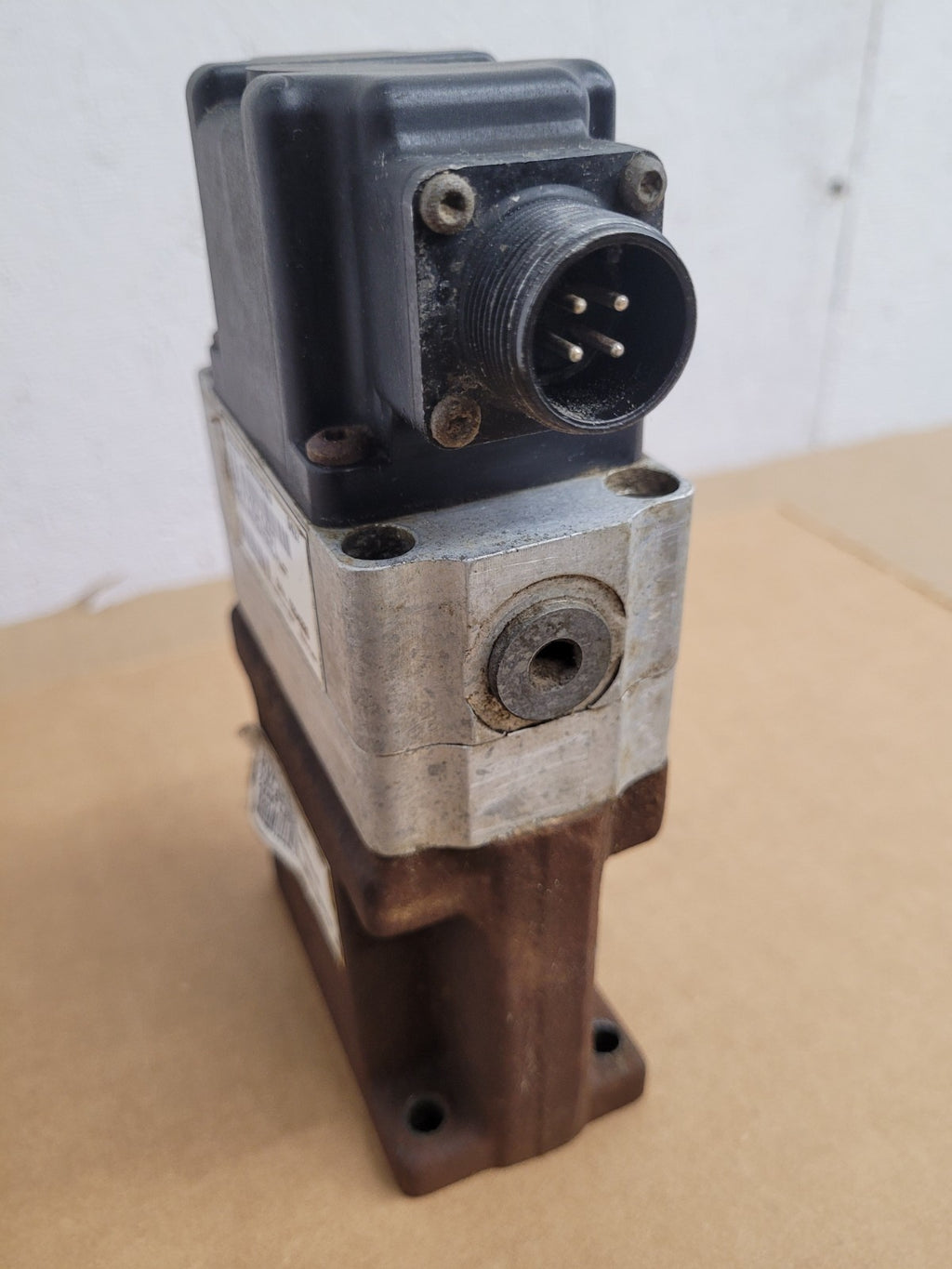 Sauer Danfoss Flow Control Hydraulic Servo Valve KVFBA5206 MCV116A1407