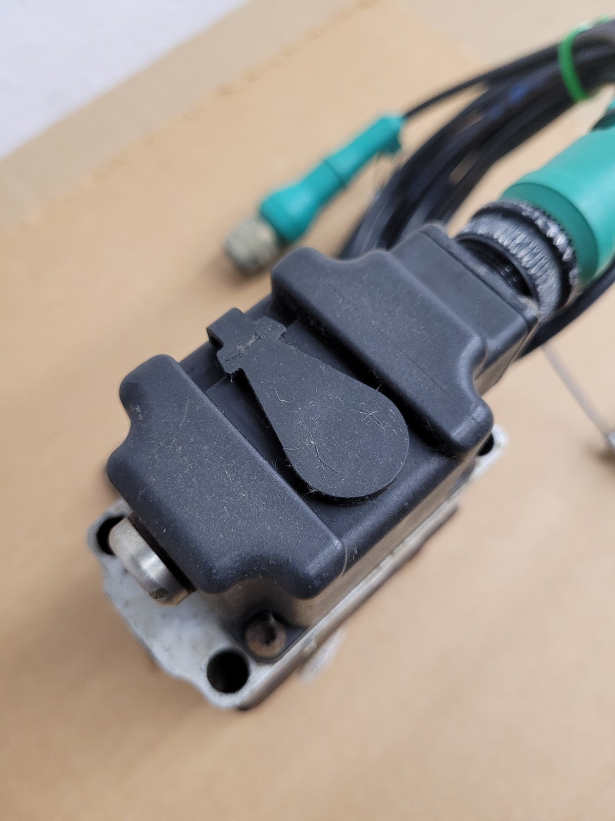 Sauer Danfoss Flow Control Hydraulic Servo Valve KVFBA5206 MCV116A1407