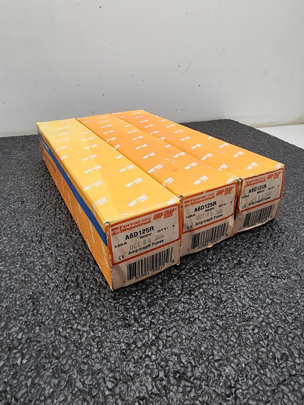 Lot of 3x FERRAZ Shawmut A6D125R FUSE 600V, 125AMP HRC type fuse