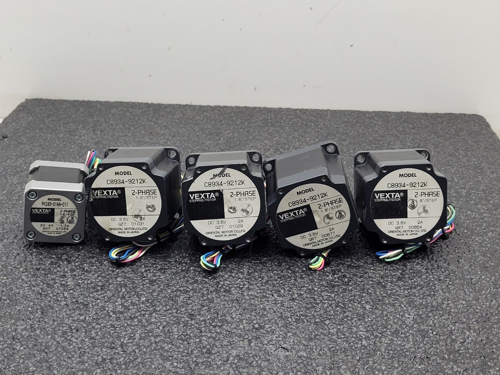 Lot of 5x VEXTA 2-PHASE STEPPING MOTOR C8934-9212K and PK245-01AA-C11
