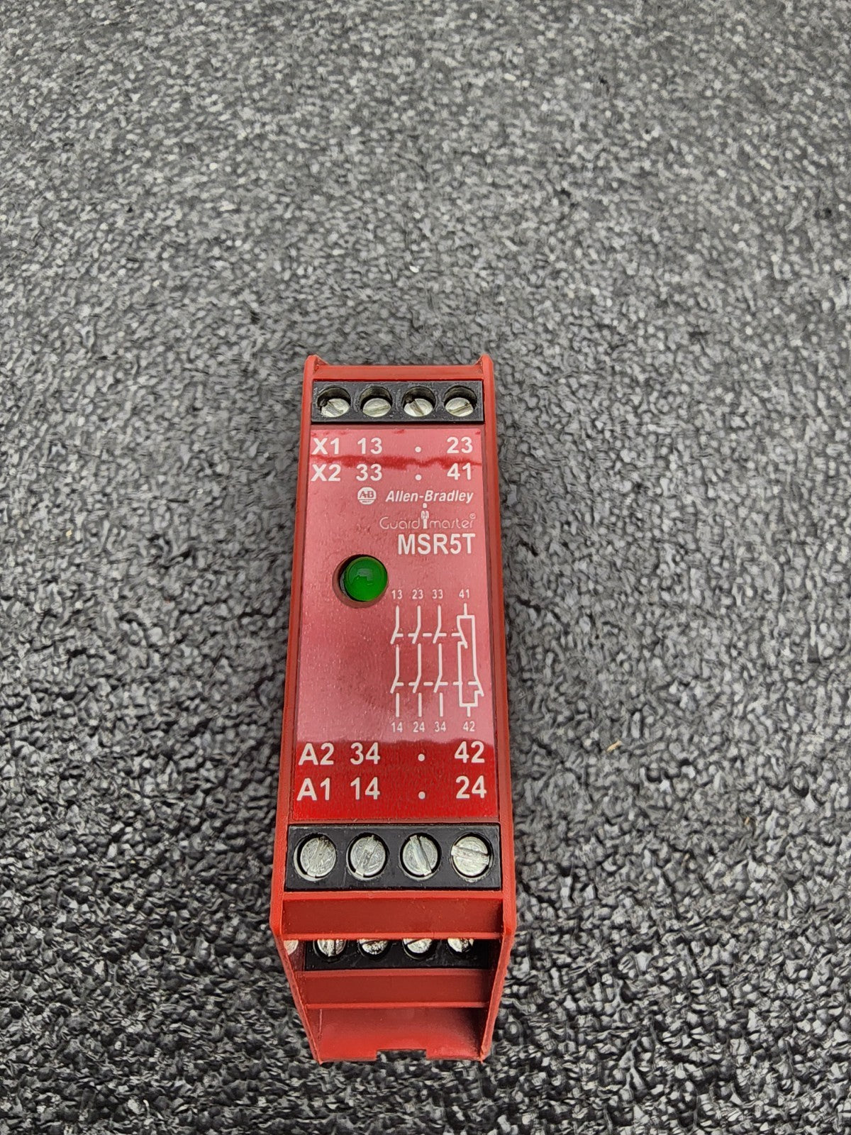 Allen Bradley MSR5T GuardMaster Safety Relay 440R-B23020 DIN Rail Mount