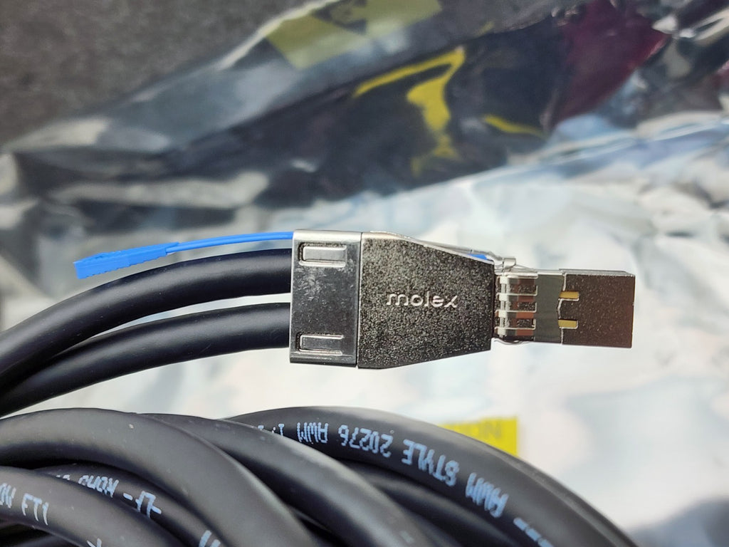 Molex 5.0M 26AWG x2 External HD Mini SAS Cable SFF-8644 to SFF-8644 1110751005