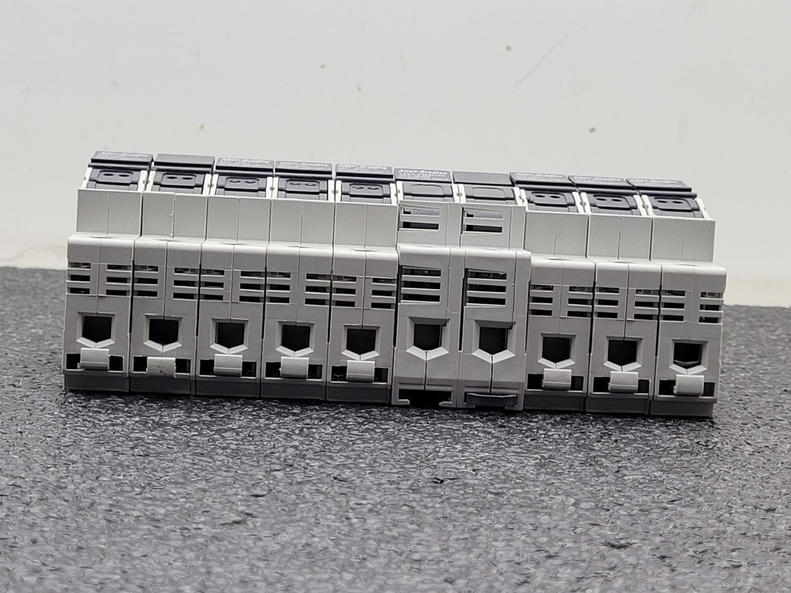 Lot of 9 ALLEN BRADLEY 1492-FB1C30-L 30A 600V  1P 200K DINRAIL FUSIBLE 1x FB2C30