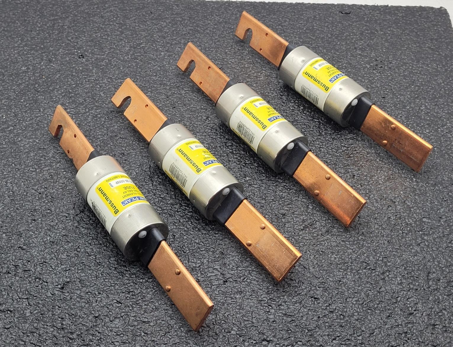 LOT of  4  LOW PEAK BUSSMANN LPS-RK-200SP current limiting fuses.