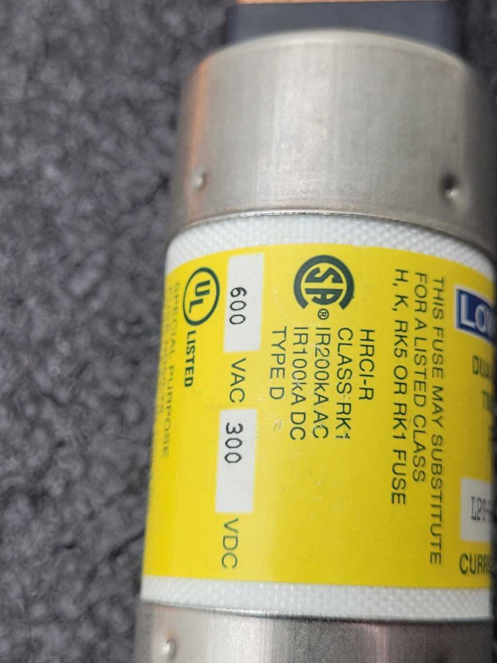 LOT of  4  LOW PEAK BUSSMANN LPS-RK-200SP current limiting fuses.