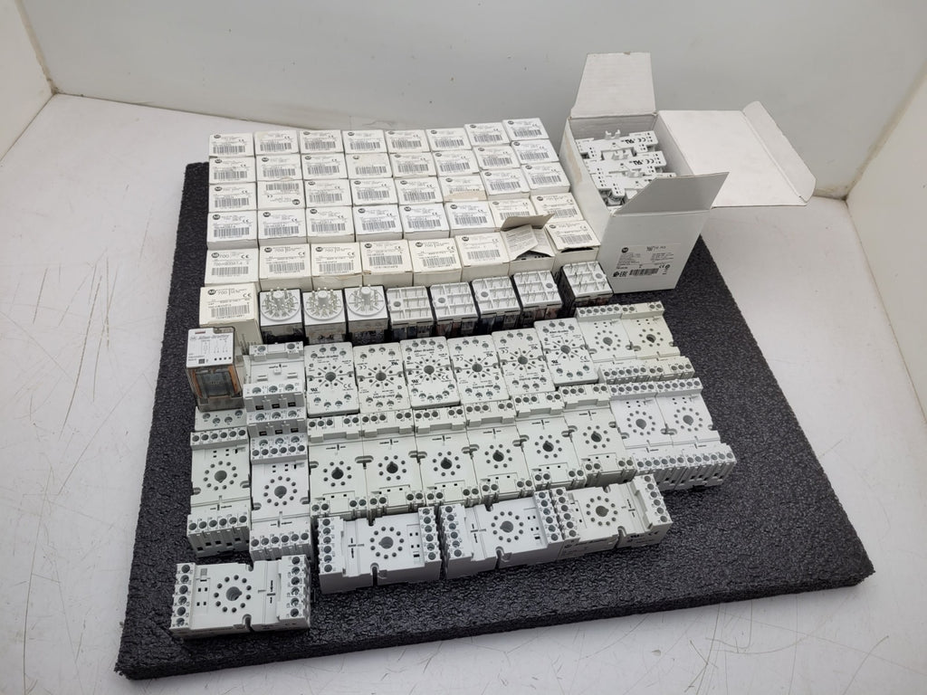 Lot of 82x Allen Bradley Relay + Base + Suppressor 700-HB33Z24 / HA33A1-4
