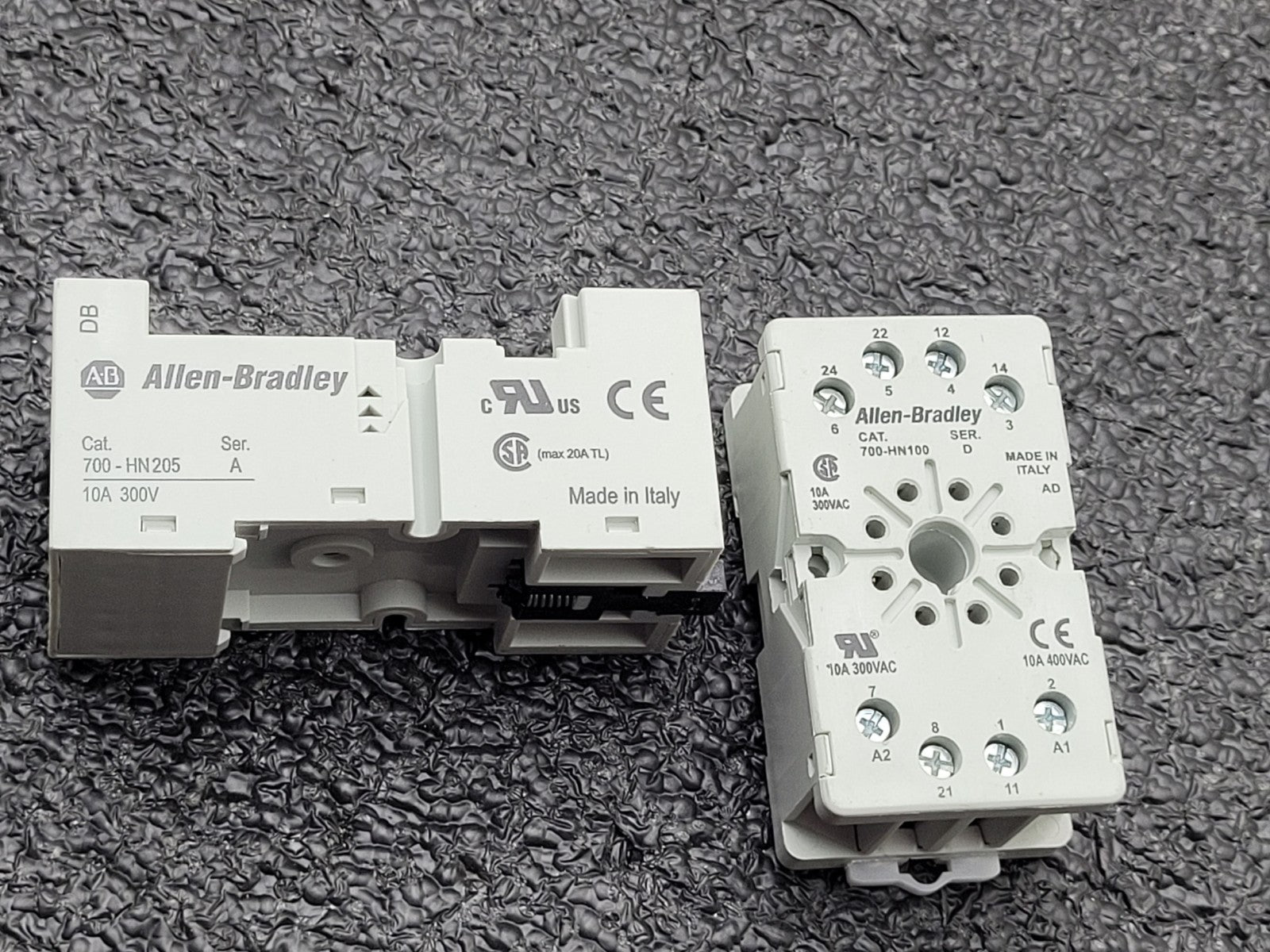 Lot of 82x Allen Bradley Relay + Base + Suppressor 700-HB33Z24 / HA33A1-4