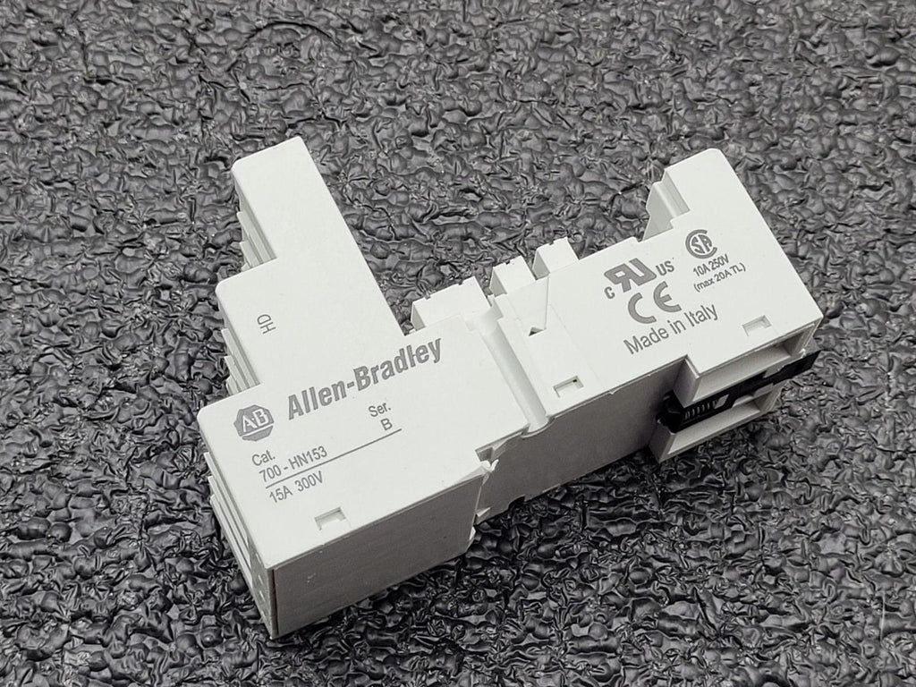 Lot of 82x Allen Bradley Relay + Base + Suppressor 700-HB33Z24 / HA33A1-4