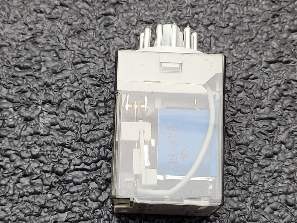 Lot of 82x Allen Bradley Relay + Base + Suppressor 700-HB33Z24 / HA33A1-4