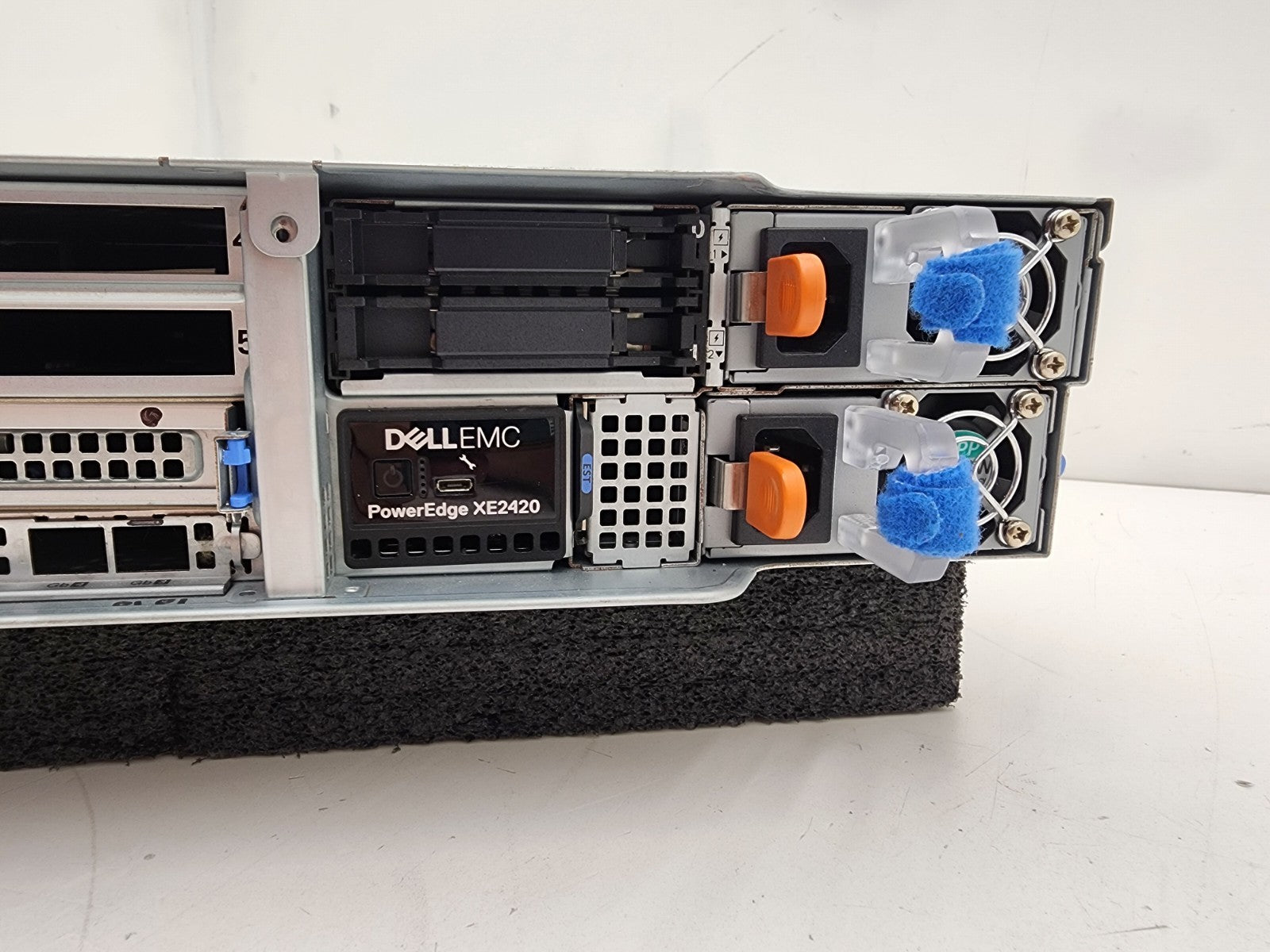 Dell PowerEdge XE2420 Server 2x Xeon Gold 6252 64G RAM H720P 2x 2000W PSU