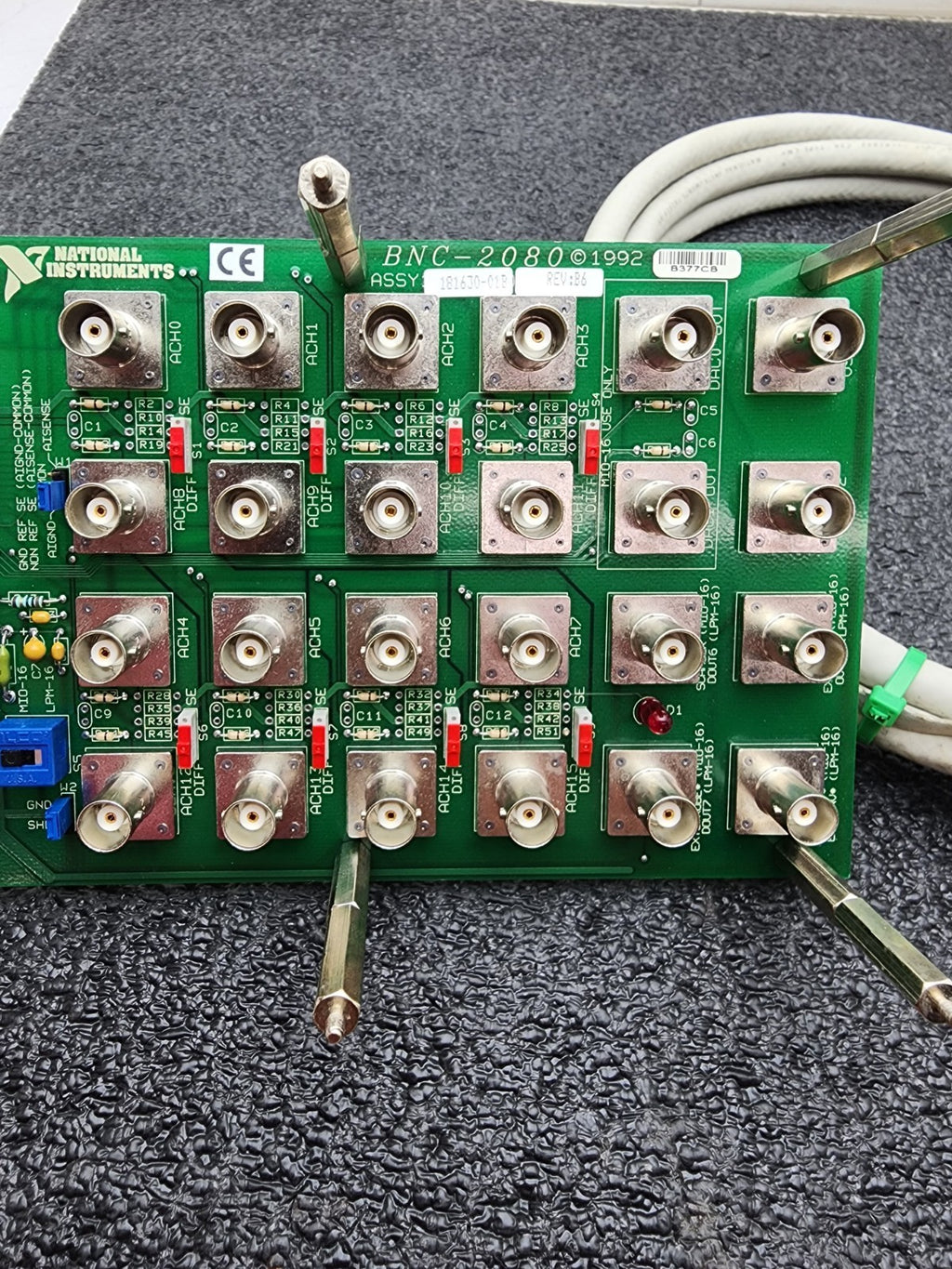 National Instruments BNC-2080 Analog Break Out Board 24x Female BNC 2x IDC50