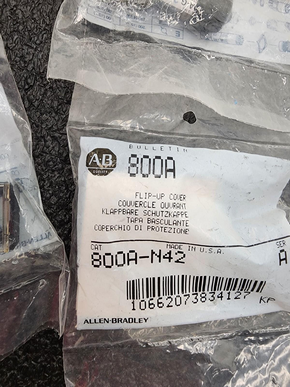 Lot 4x of Allen Bradley AB 800A G2CW GC2C 2x Keyed 2x 2 Position On/OFF Switches