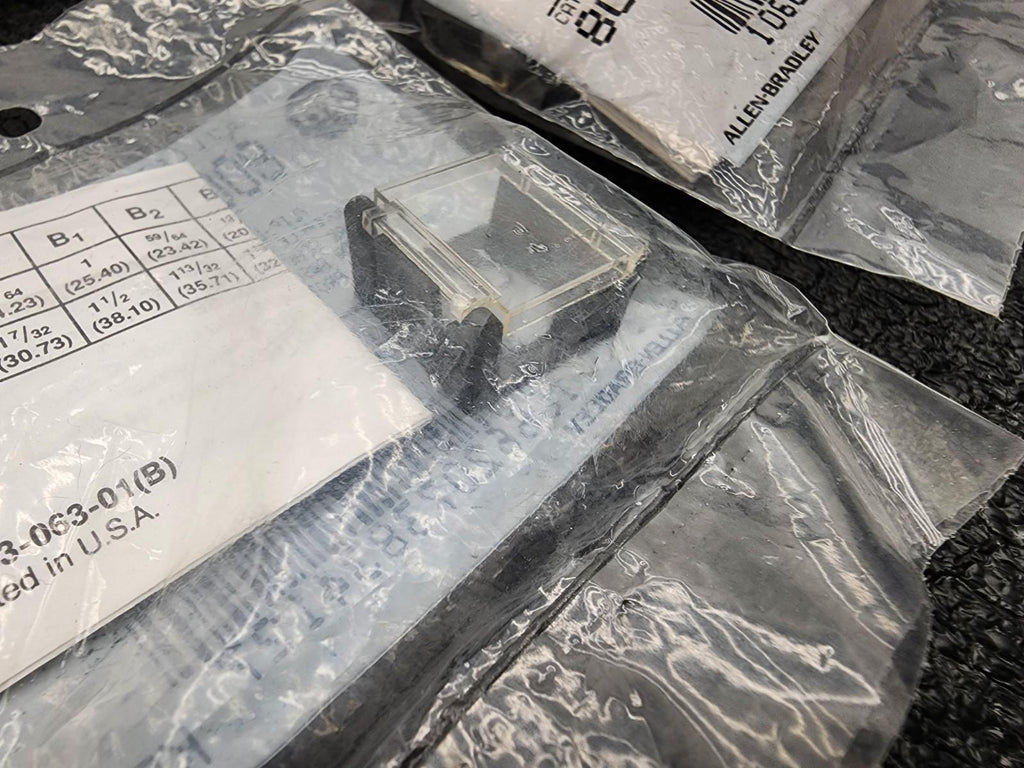 Lot 4x of Allen Bradley AB 800A G2CW GC2C 2x Keyed 2x 2 Position On/OFF Switches