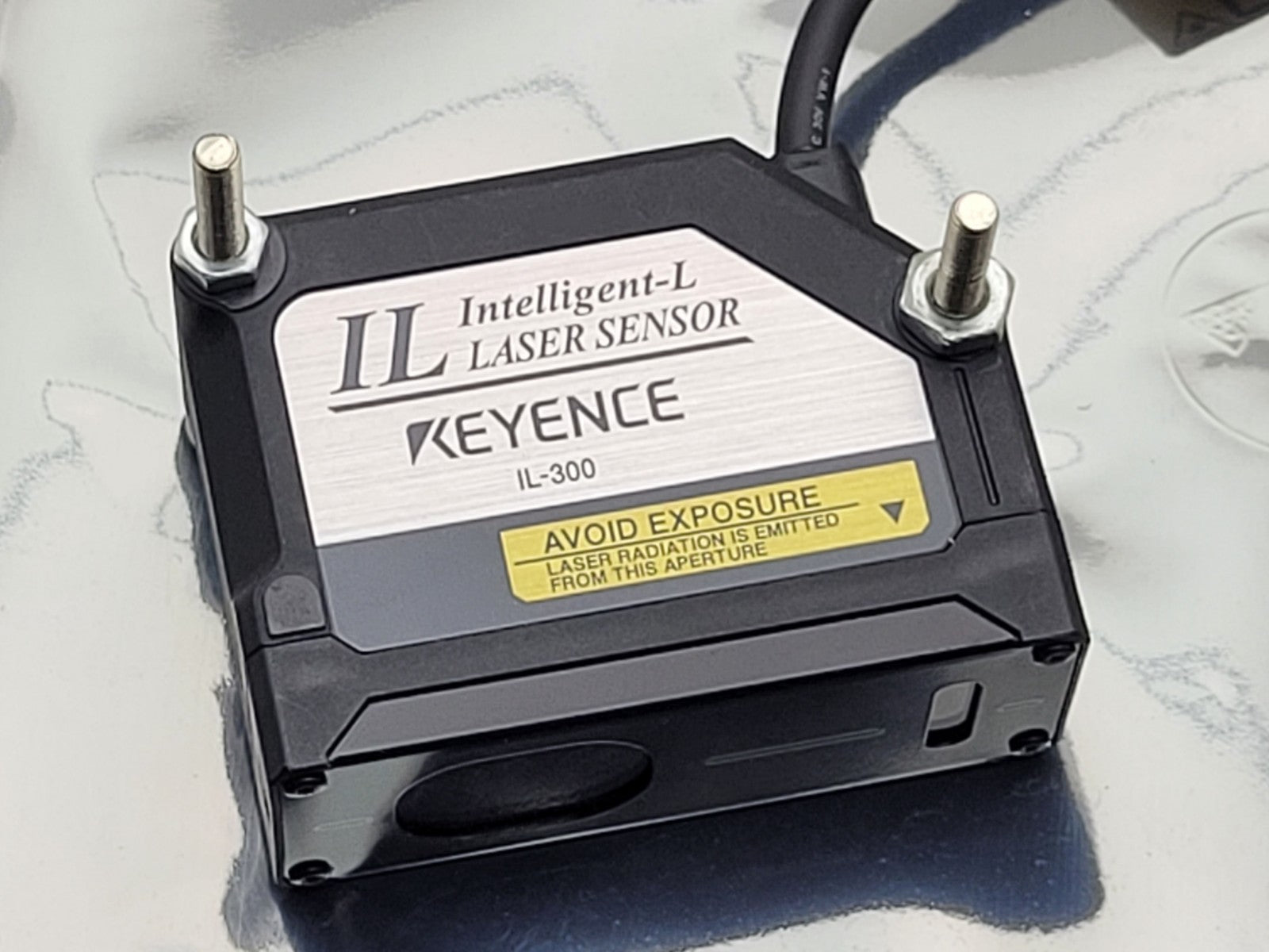 Keyence IL-300 Intelligent-L Digital Laser Range Sensor + OP87056 4 Pin 2M Cable