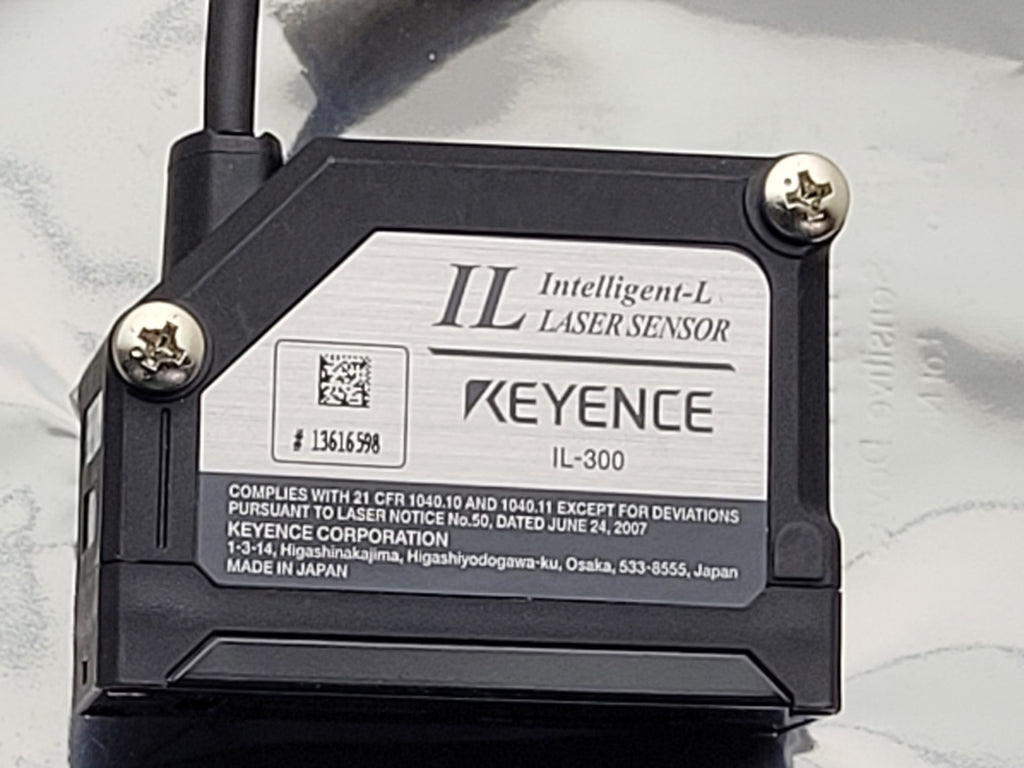 Keyence IL-300 Intelligent-L Digital Laser Range Sensor + OP87056 4 Pin 2M Cable