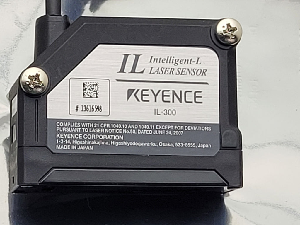 Keyence IL-300 Intelligent-L Digital Laser Range Sensor + OP87056 4 Pin 2M Cable