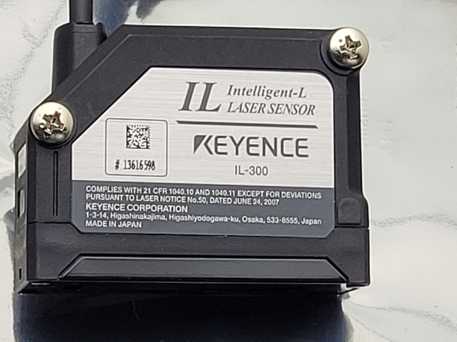 Keyence IL-300 Intelligent-L Digital Laser Range Sensor + OP87056 4 Pin 2M Cable
