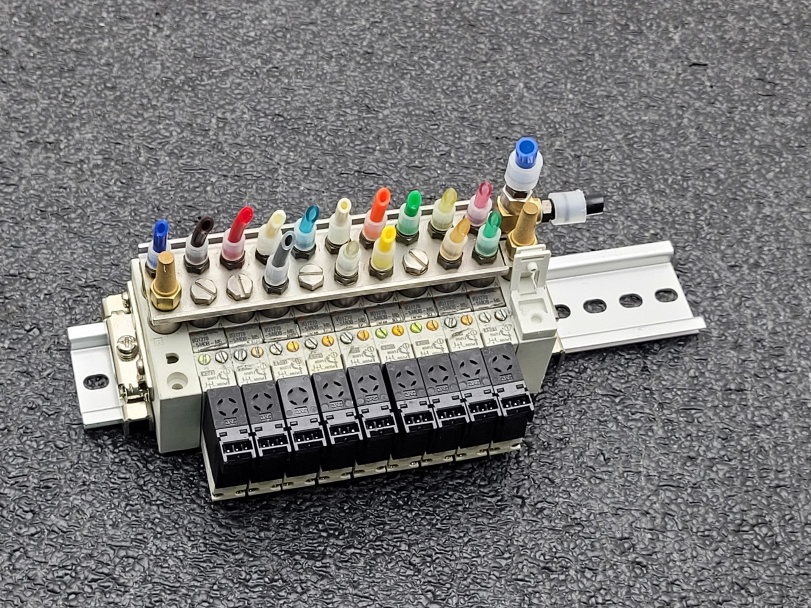 SMC (x9) VQ1270-5MOB-M5 Solenoid Valve Assembly Manifold