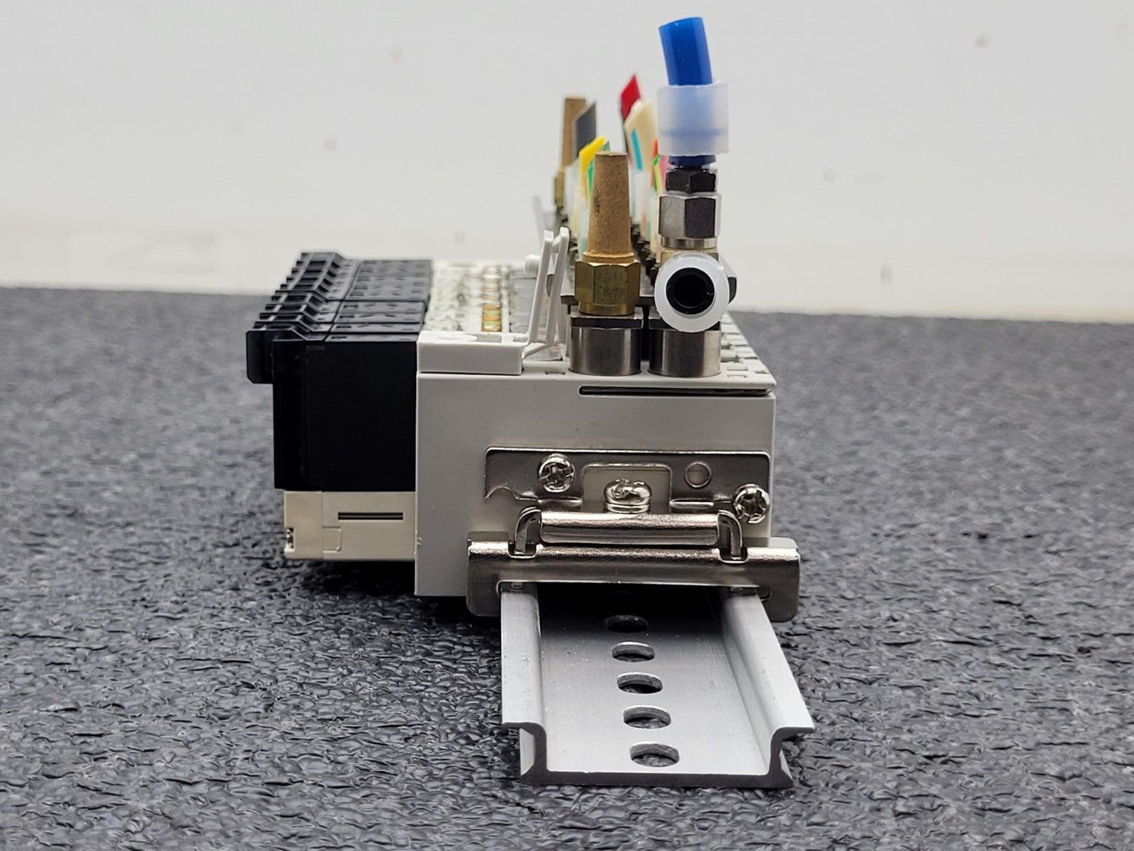 SMC (x9) VQ1270-5MOB-M5 Solenoid Valve Assembly Manifold