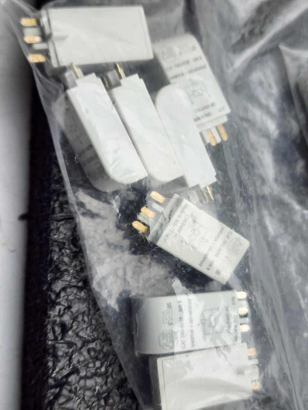 Lot of 27x 700-AV3R 700-ADR 700-ADL1R Diode Indicator Light Relay Module