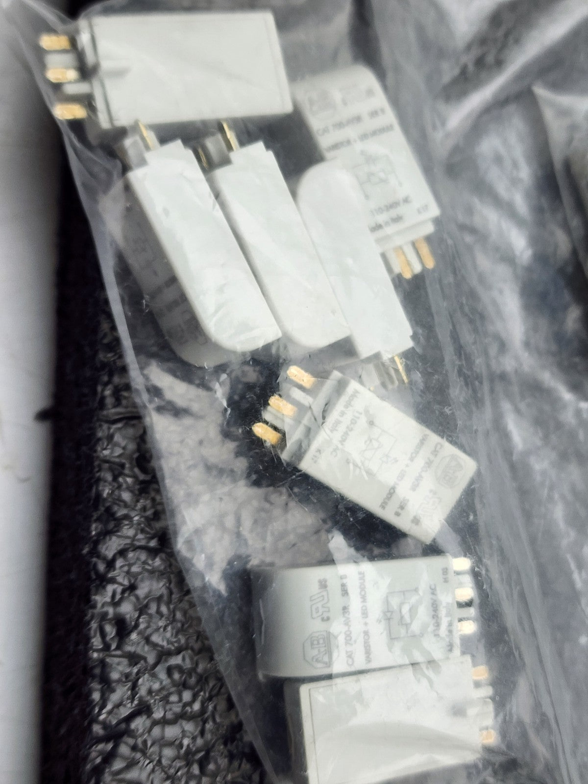 Lot of 27x 700-AV3R 700-ADR 700-ADL1R Diode Indicator Light Relay Module