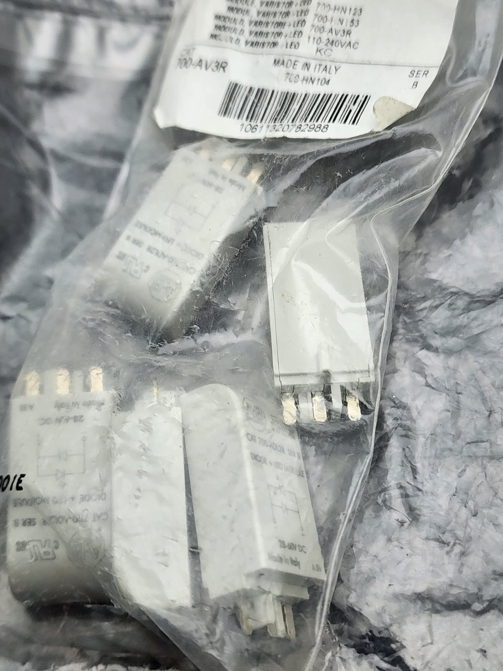 Lot of 27x 700-AV3R 700-ADR 700-ADL1R Diode Indicator Light Relay Module