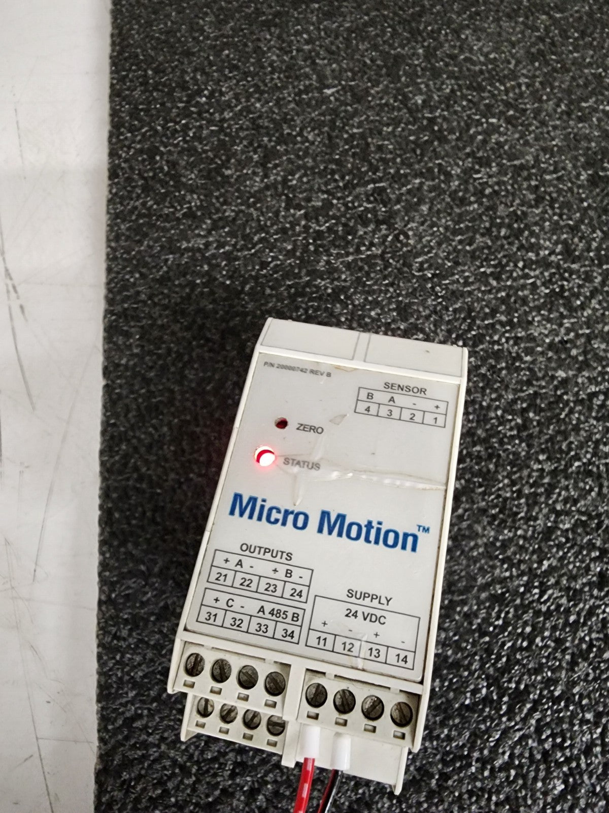 Micro Motion 1500D3AABAEZZZ Variable Flow Transmitter 20000742 Broken DIN Clip