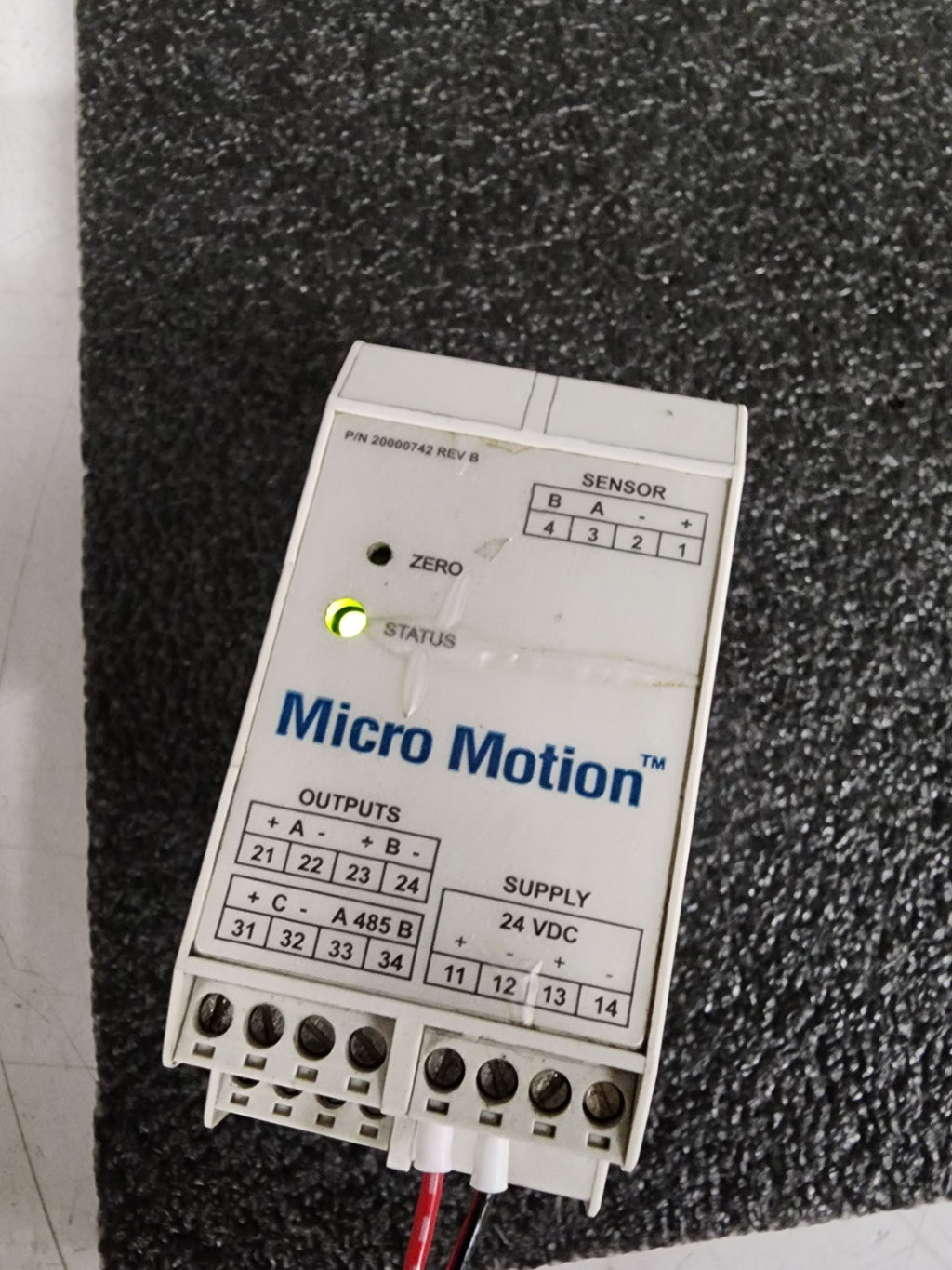 Micro Motion 1500D3AABAEZZZ Variable Flow Transmitter 20000742 Broken DIN Clip