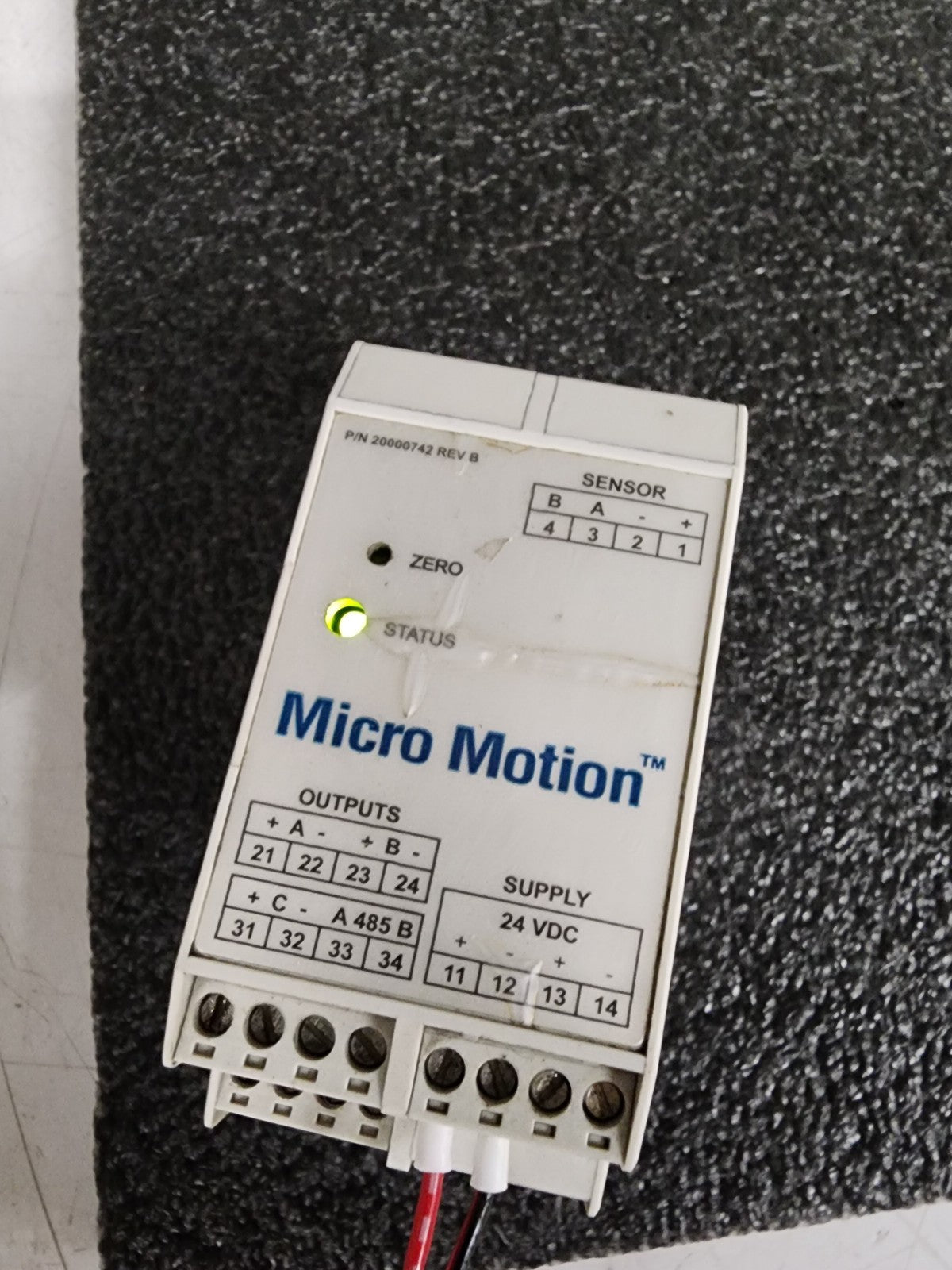 Micro Motion 1500D3AABAEZZZ Variable Flow Transmitter 20000742 Broken DIN Clip