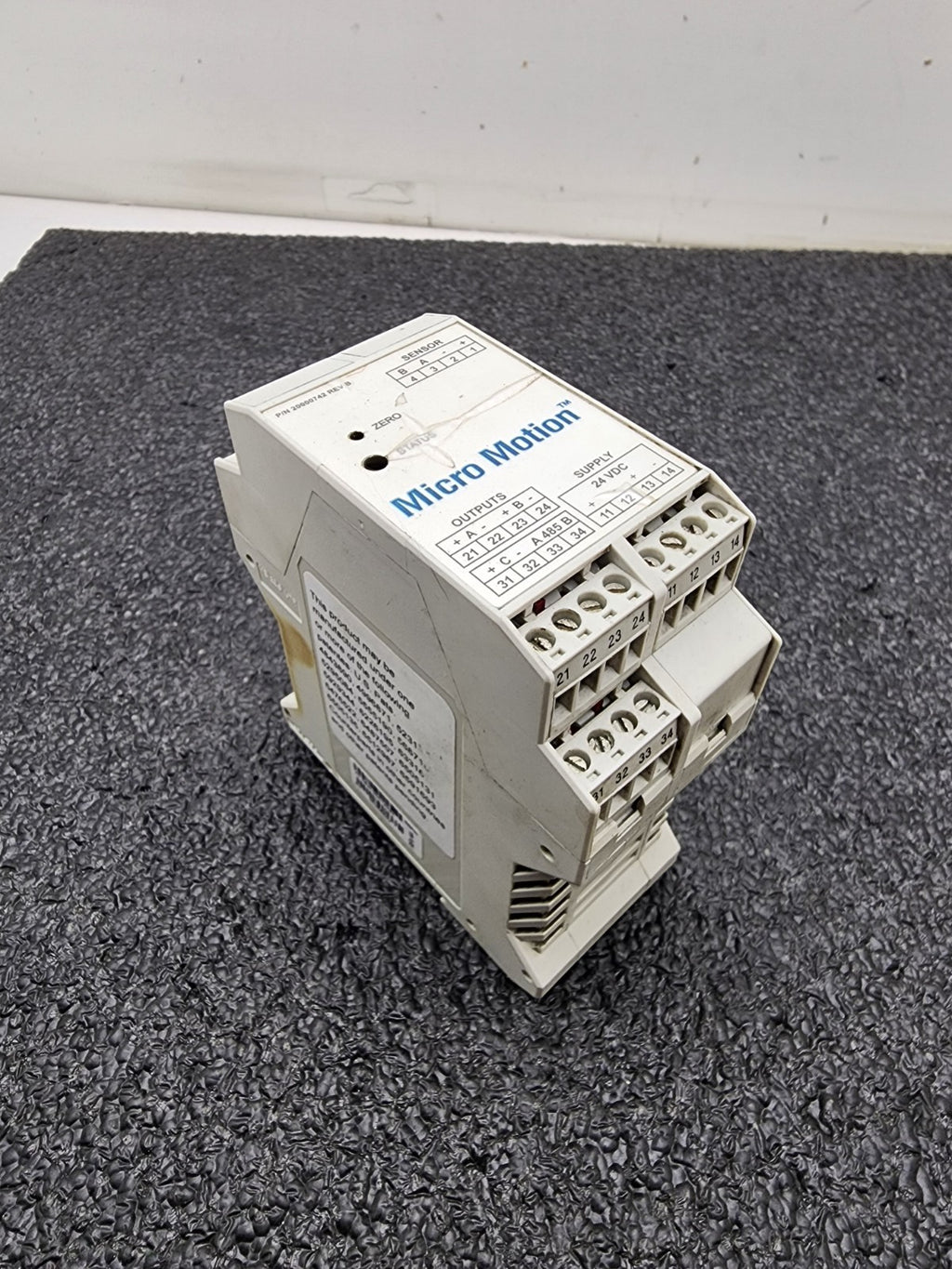 Micro Motion 1500D3AABAEZZZ Variable Flow Transmitter 20000742 Broken DIN Clip