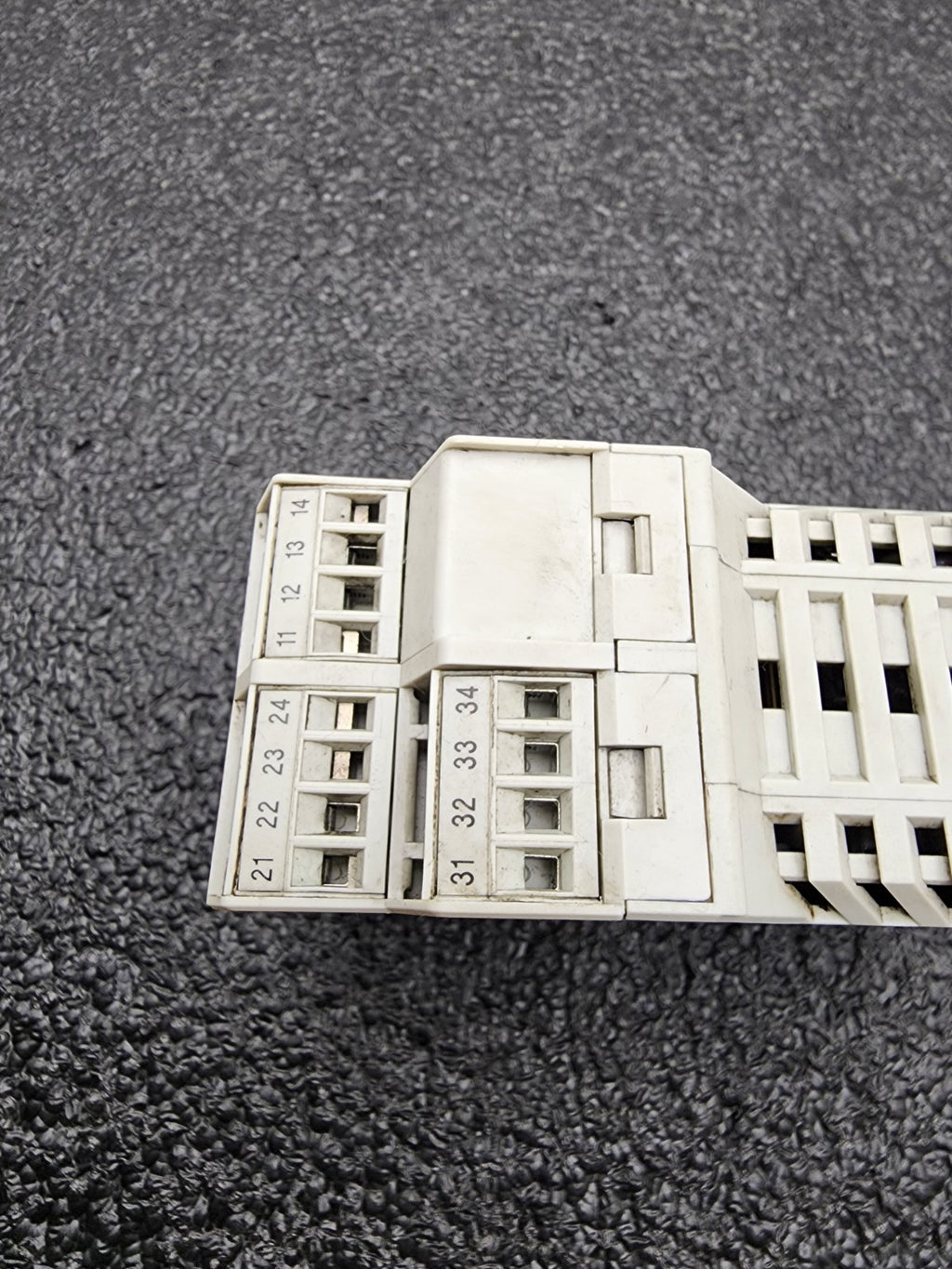 Micro Motion 1500D3AABAEZZZ Variable Flow Transmitter 20000742 Broken DIN Clip