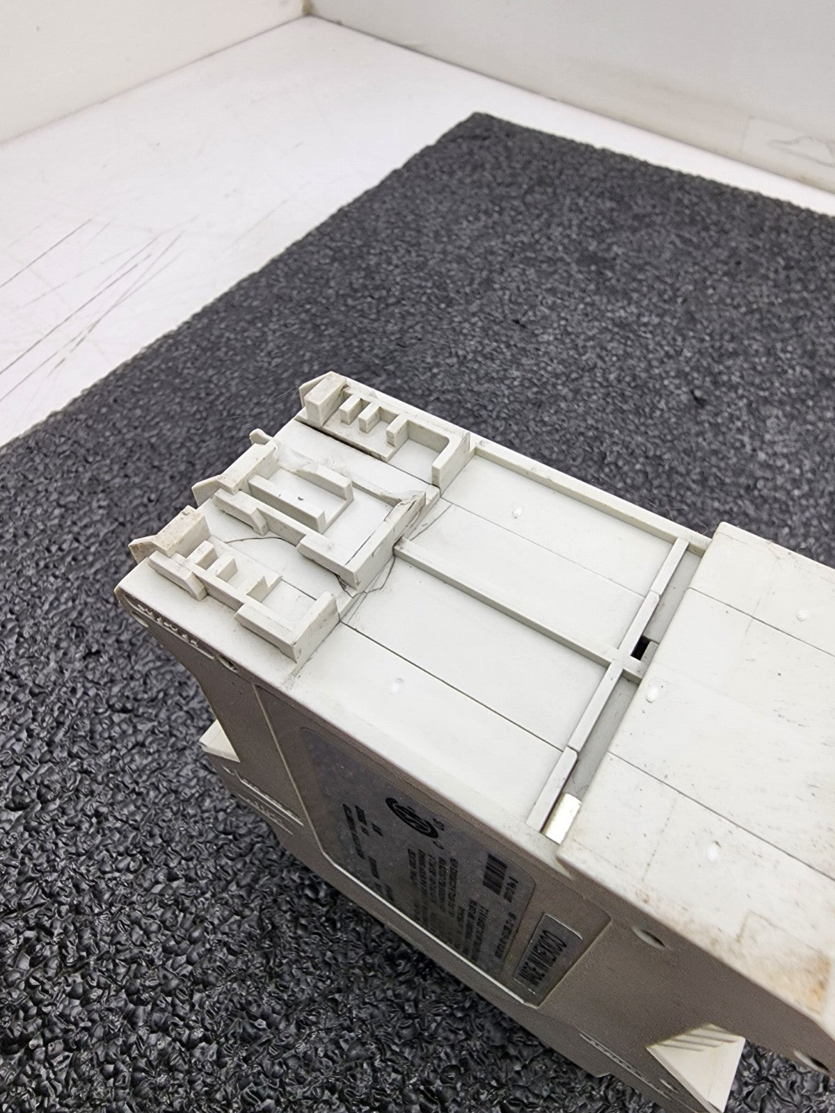 Micro Motion 1500D3AABAEZZZ Variable Flow Transmitter 20000742 Broken DIN Clip