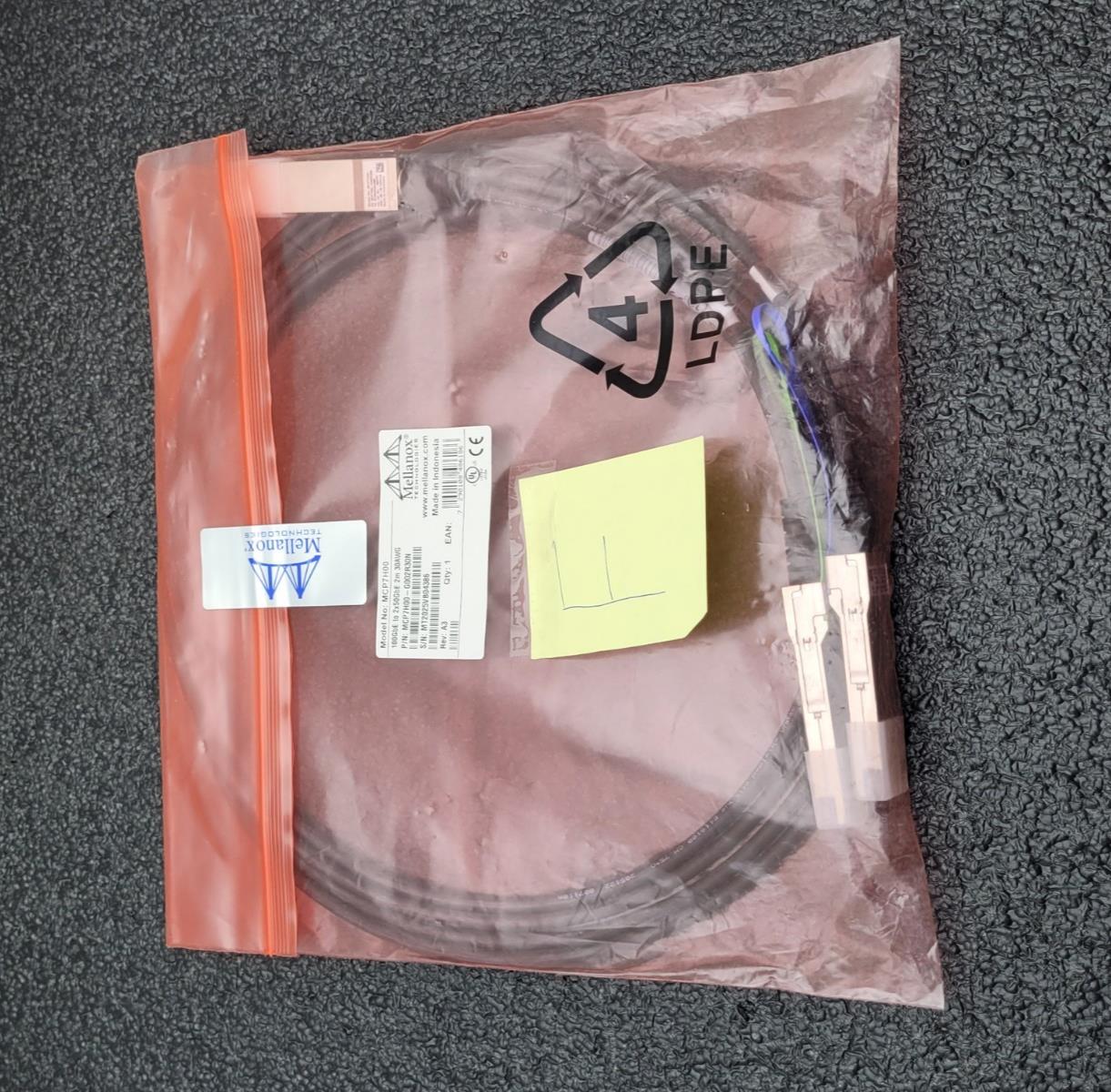 MELLANOX MCP7H00-G002R30N COPPER HYBRID Cable ETH 100GbE TO 2X50GbE 2M 30AWG[F]