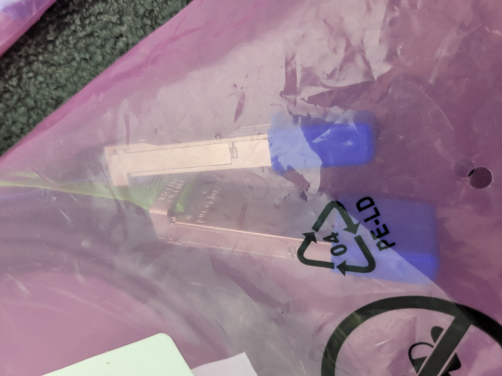 Lot of 2x Amphenol AHSP NDARHG-F305 2.5M QSFP to 2x QSFP NEW