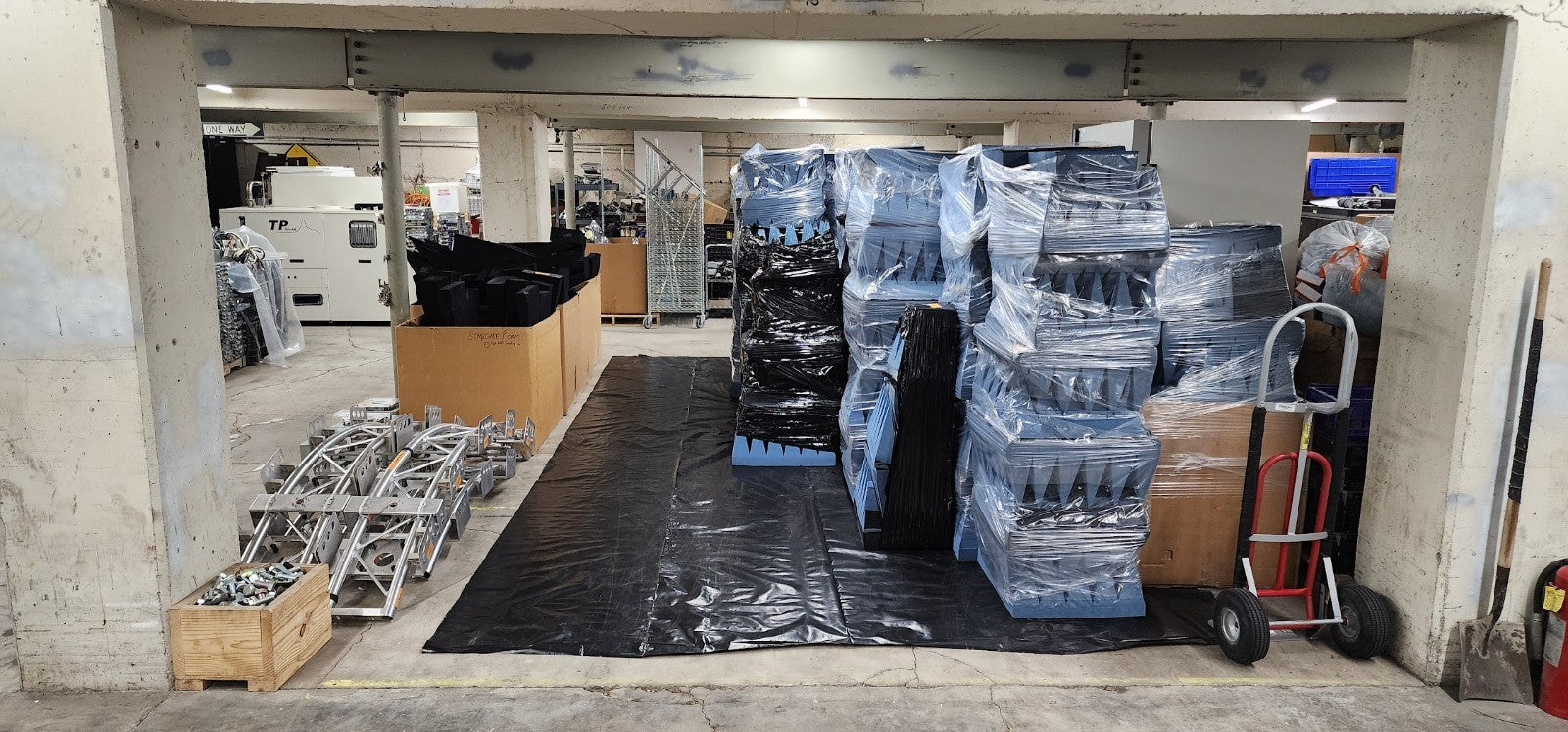 ETS-Lindgren AMS-8923-150 4G Anechoic RF Chamber 4m (156") Cube + Halo Antenna