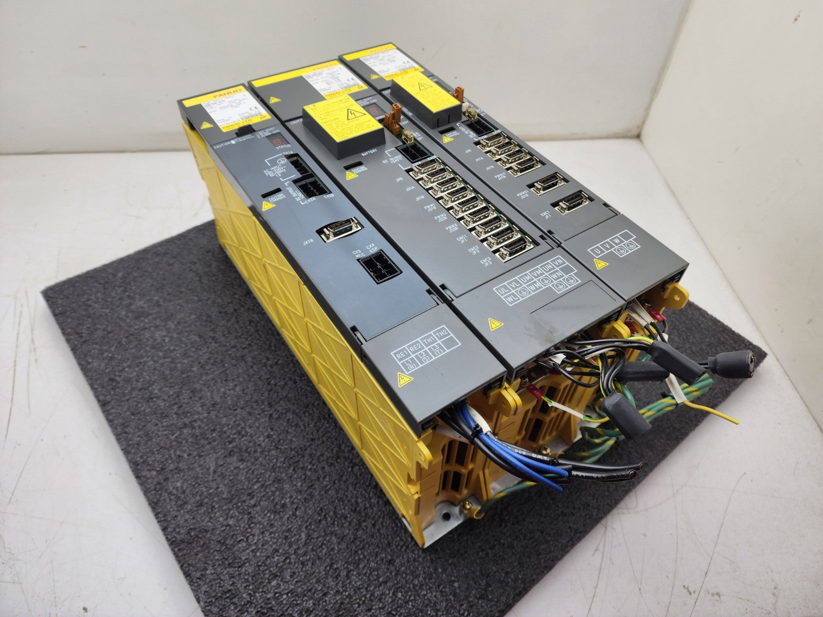 FANUC Power Supply +2 Servo Amplifiers A06B-6080-H301 A06B-6079-H101