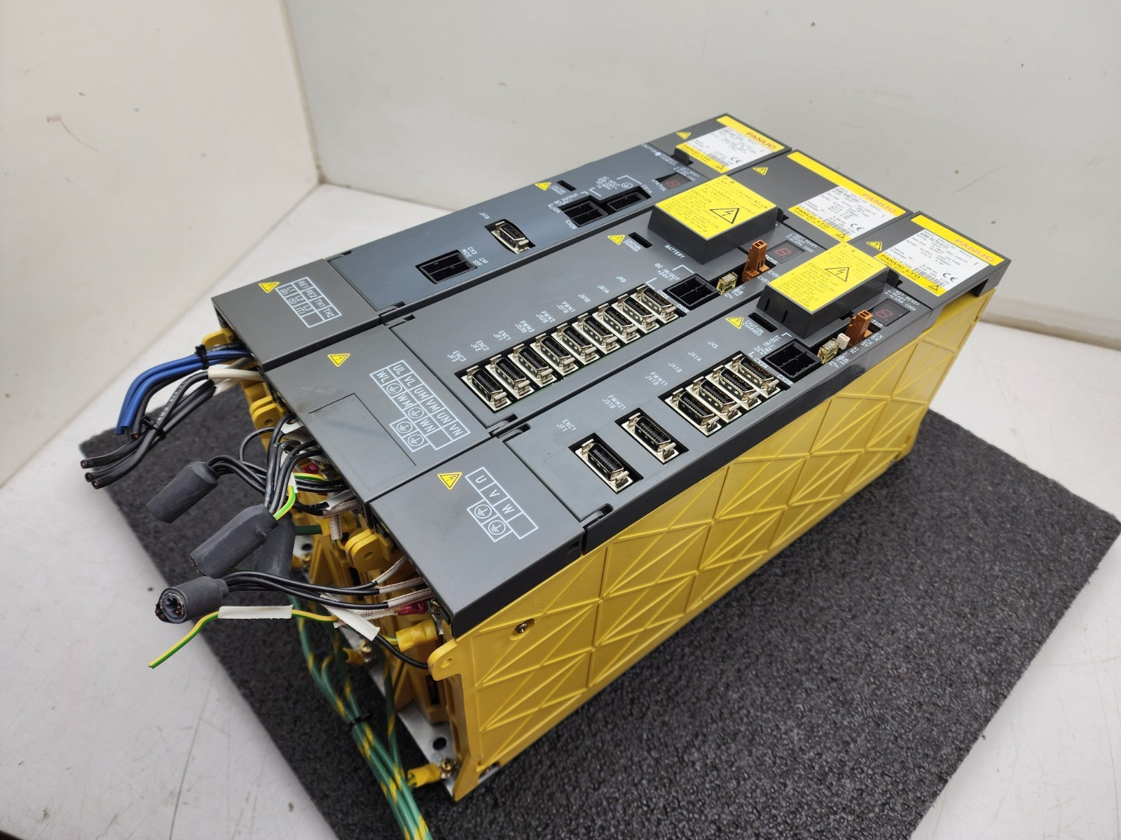 FANUC Power Supply +2 Servo Amplifiers A06B-6080-H301 A06B-6079-H101
