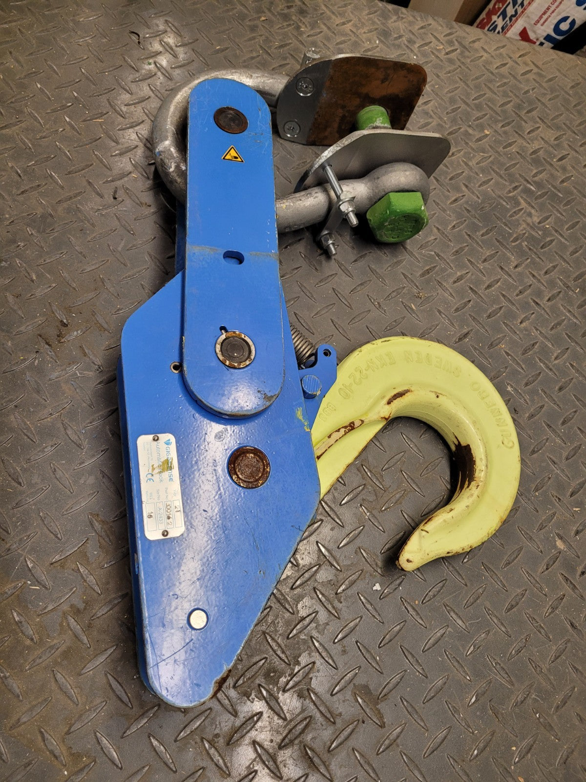 GIGASENSE IS PIAB 12 TON Automatic Safety Locking Crane Lifting Hook 300162