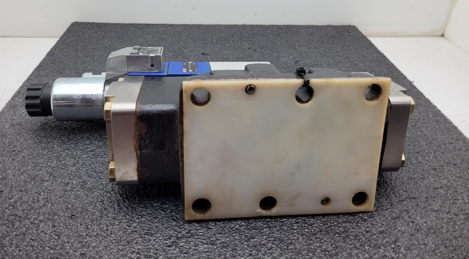 REXROTH R900324881 R901077304 PLATTE-PLUS 1M-4SEW6-20/420V-BG 24VDC