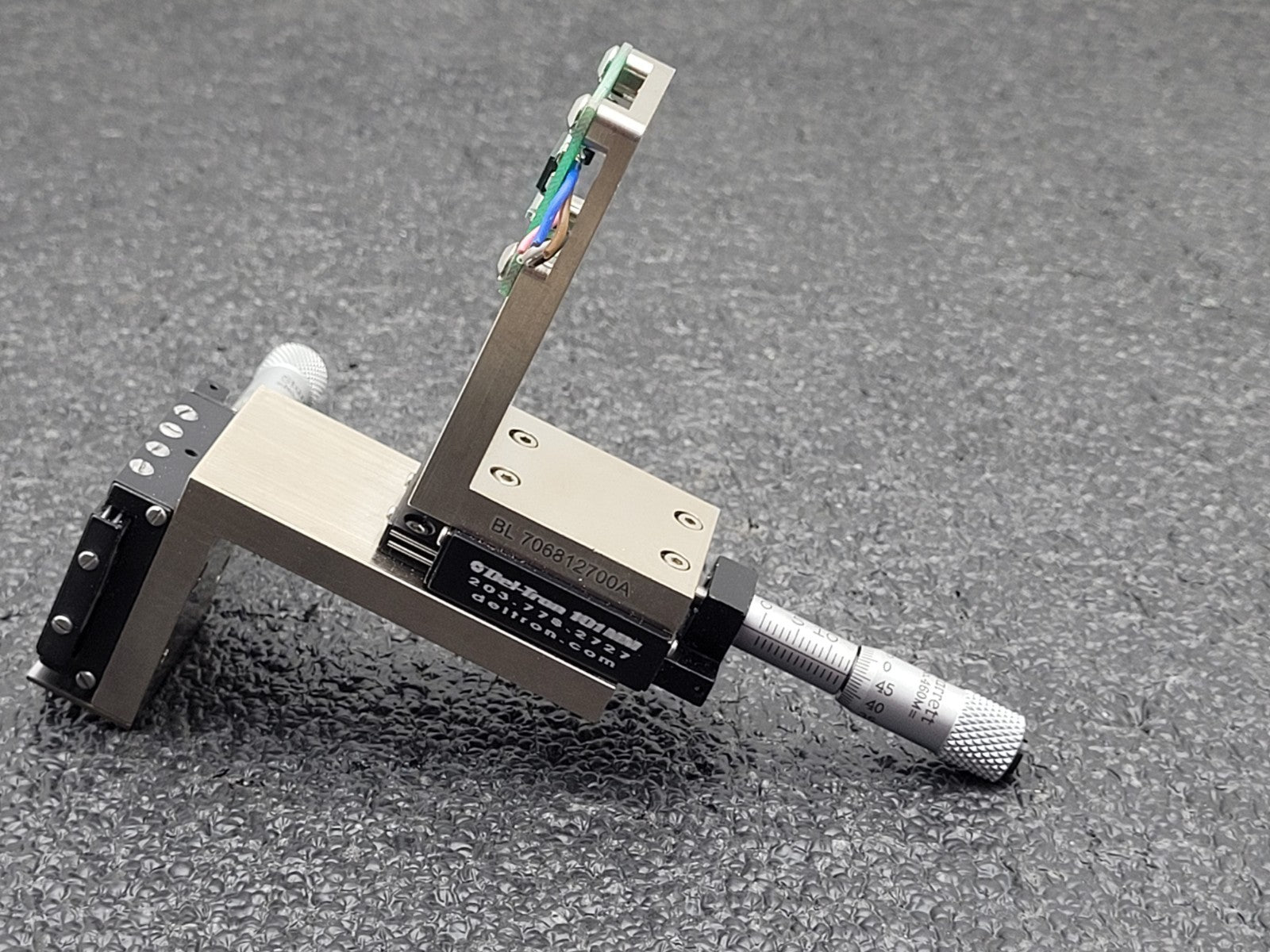 2x Del-Tron 101MM Micrometer Positioning Stage 13mm Travel 1.8kg Load, M2 Holes