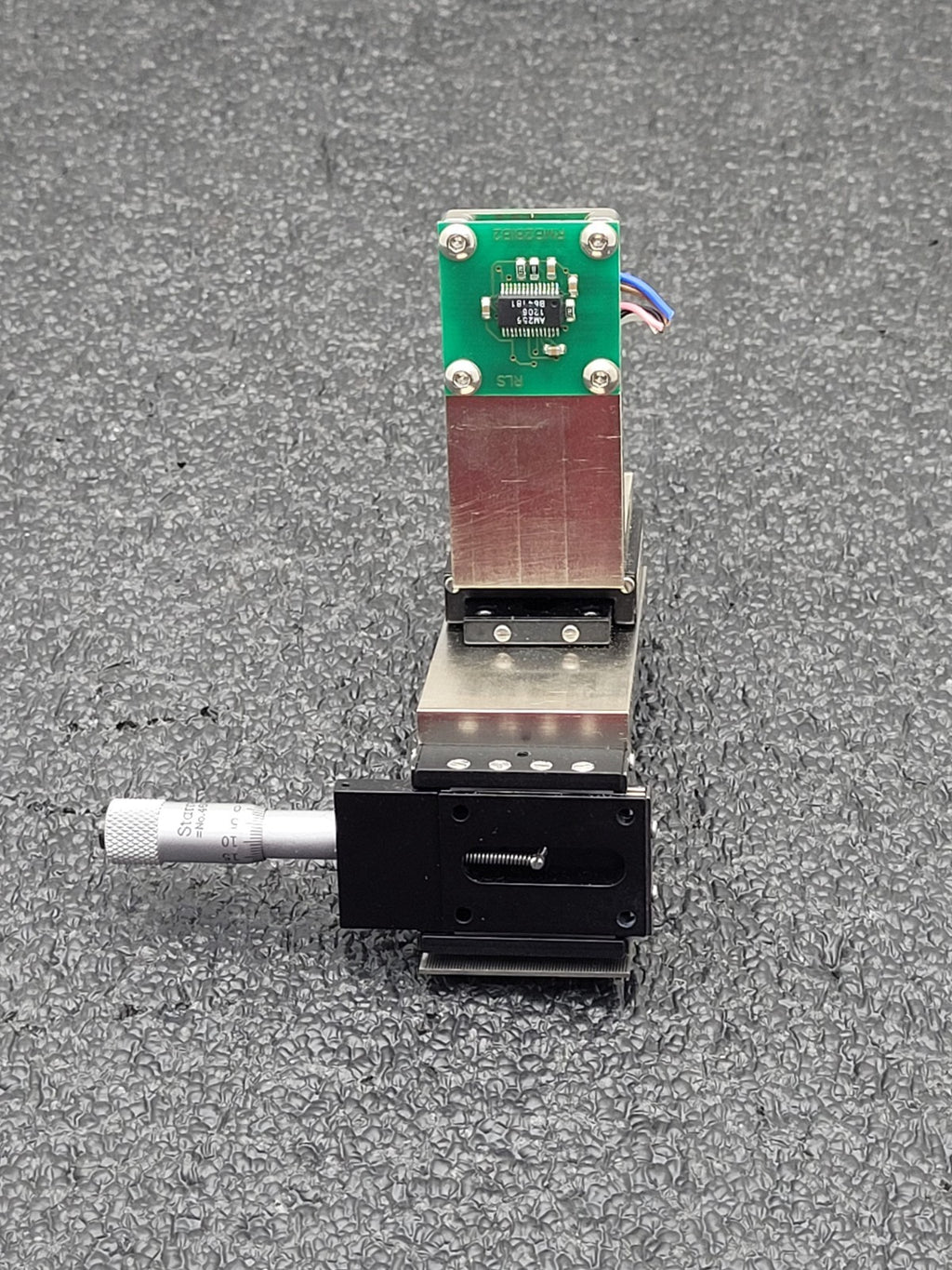 2x Del-Tron 101MM Micrometer Positioning Stage 13mm Travel 1.8kg Load, M2 Holes