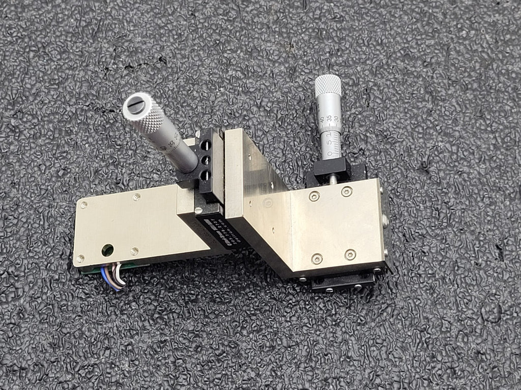 2x Del-Tron 101MM Micrometer Positioning Stage 13mm Travel 1.8kg Load, M2 Holes