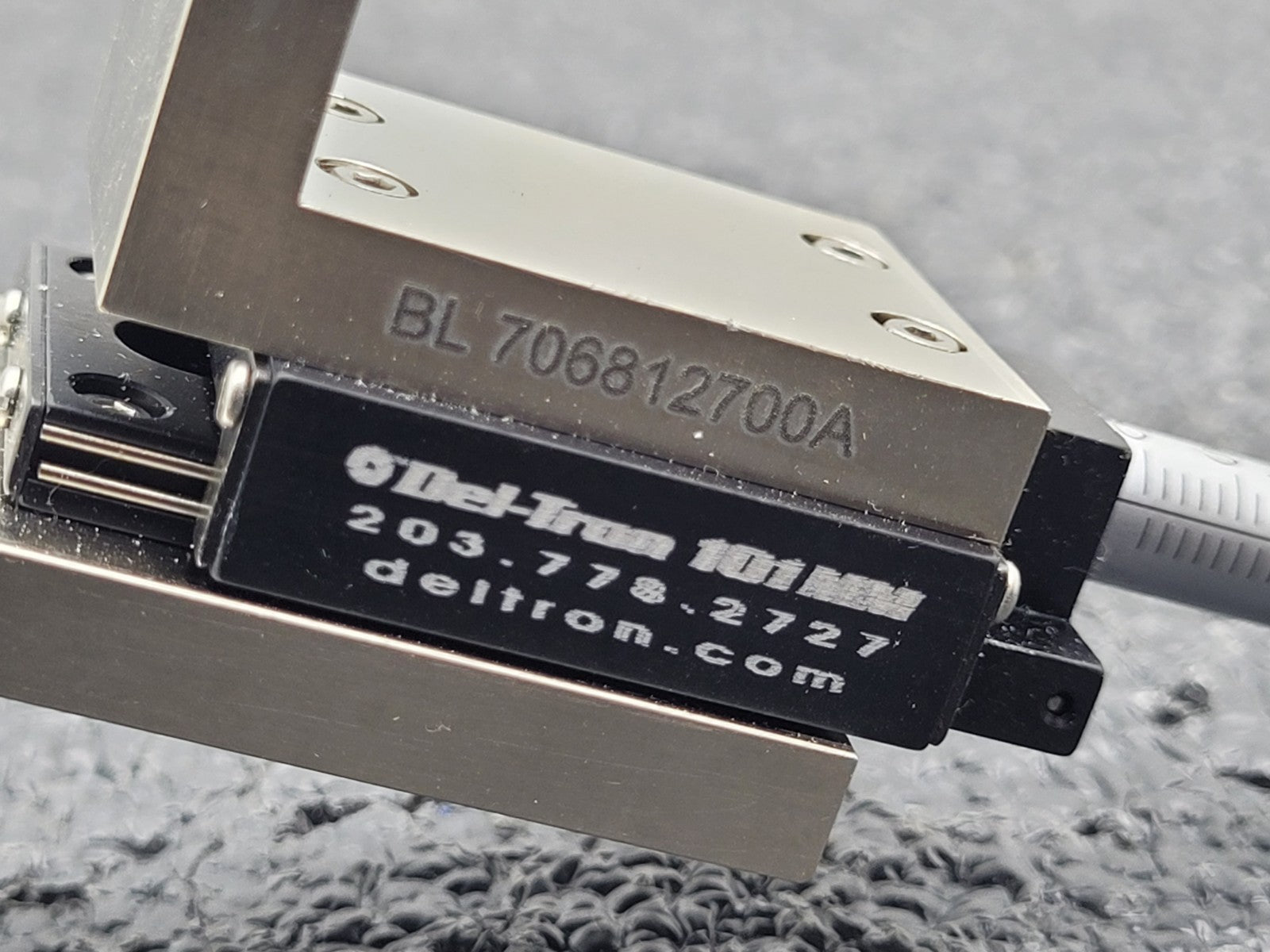 2x Del-Tron 101MM Micrometer Positioning Stage 13mm Travel 1.8kg Load, M2 Holes