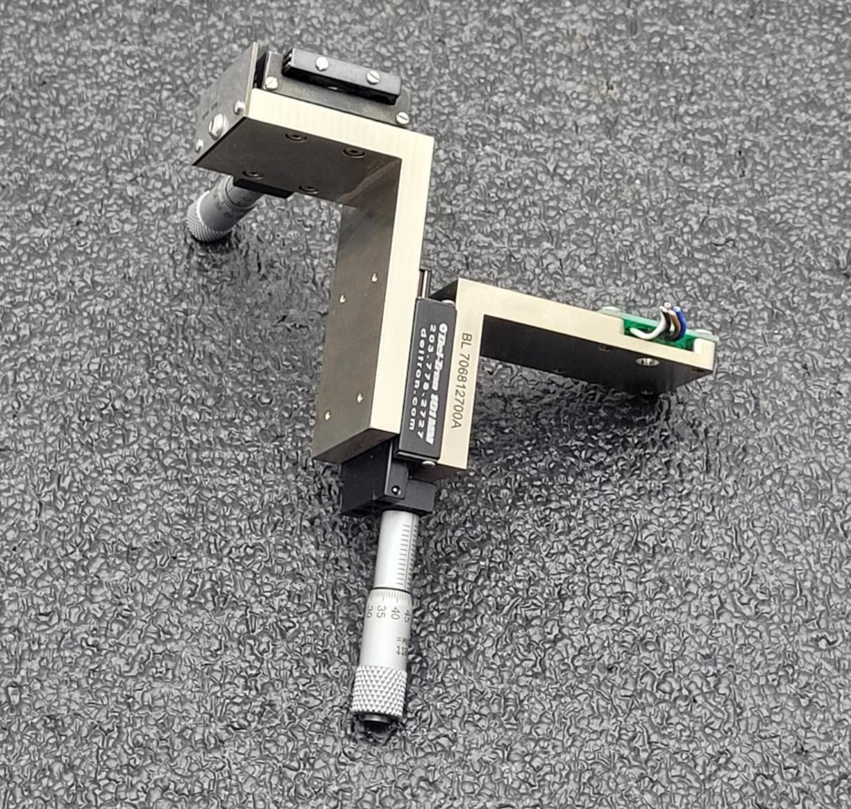 2x Del-Tron 101MM Micrometer Positioning Stage 13mm Travel 1.8kg Load, M2 Holes