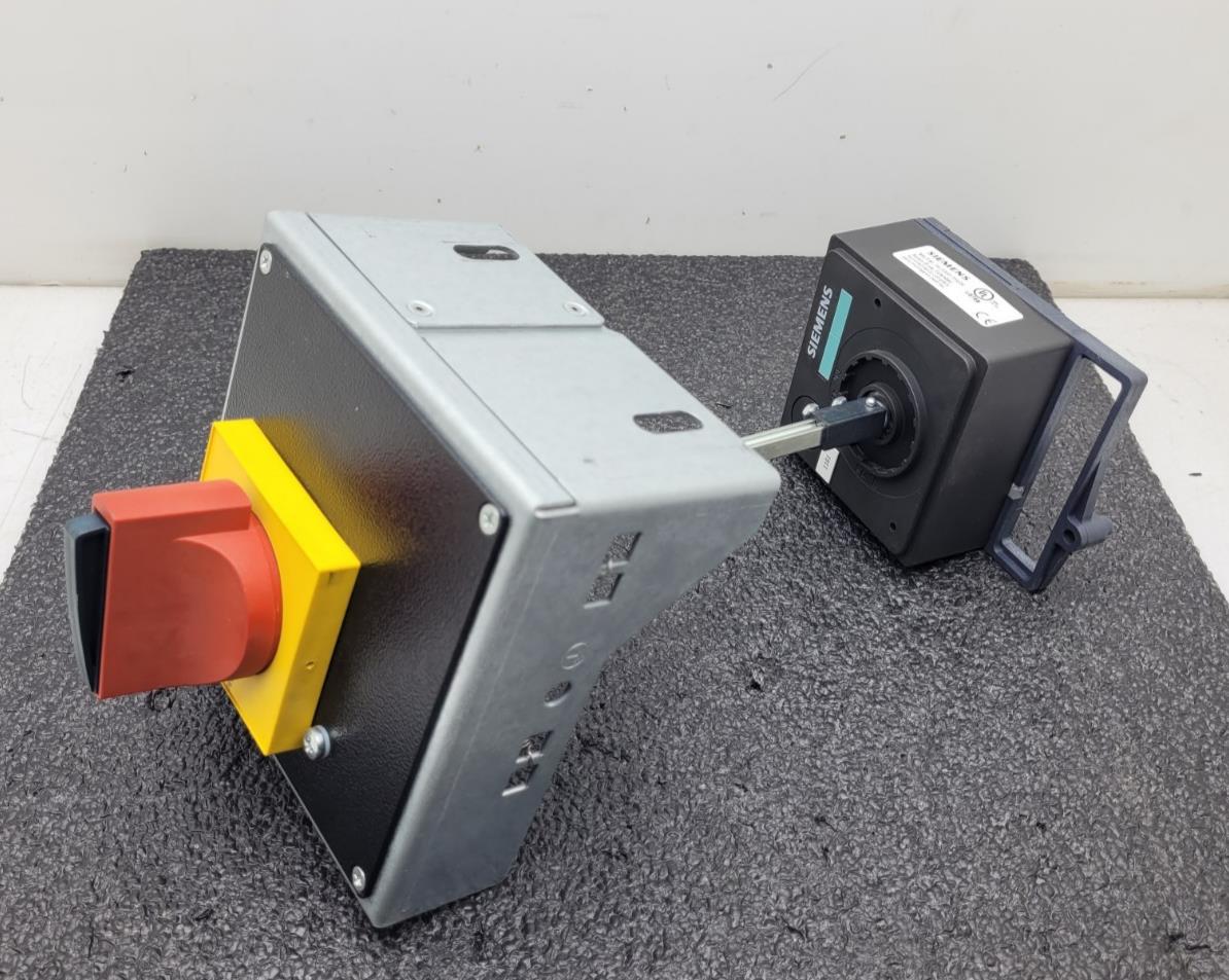 Siemens 3VL93003HG06 Red/Yellow Door Handle Rotary Switch Disconnect Actuator