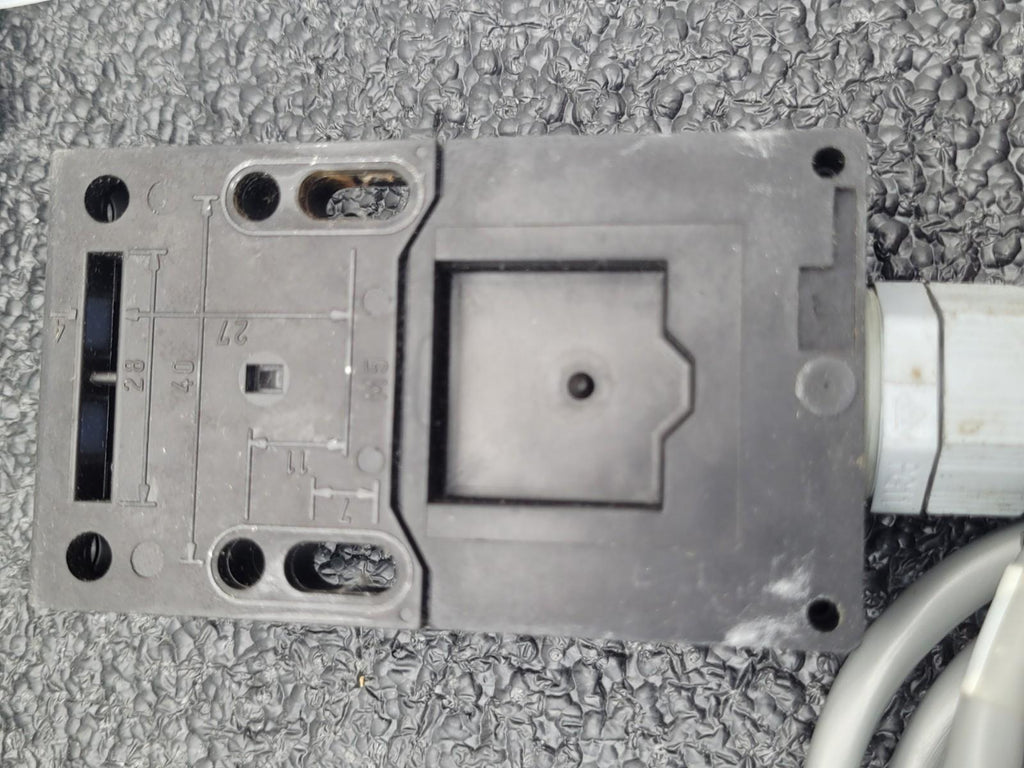 Lot of 7  SCHMERSAL  IEC 947-5-1 Safety Door Keyed Interlock Latch AZ 16-02zvrk