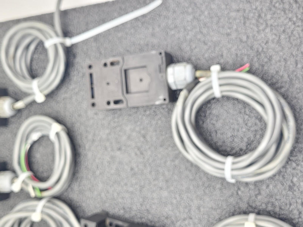 Lot of 7  SCHMERSAL  IEC 947-5-1 Safety Door Keyed Interlock Latch AZ 16-02zvrk