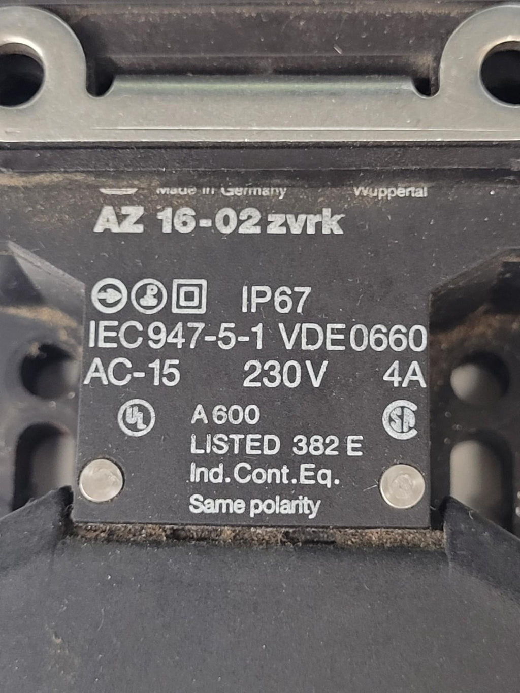 Lot of 7  SCHMERSAL  IEC 947-5-1 Safety Door Keyed Interlock Latch AZ 16-02zvrk