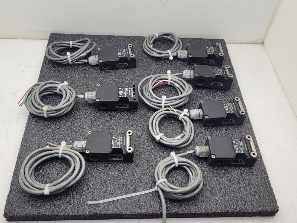 Lot of 7  SCHMERSAL  IEC 947-5-1 Safety Door Keyed Interlock Latch AZ 16-02zvrk