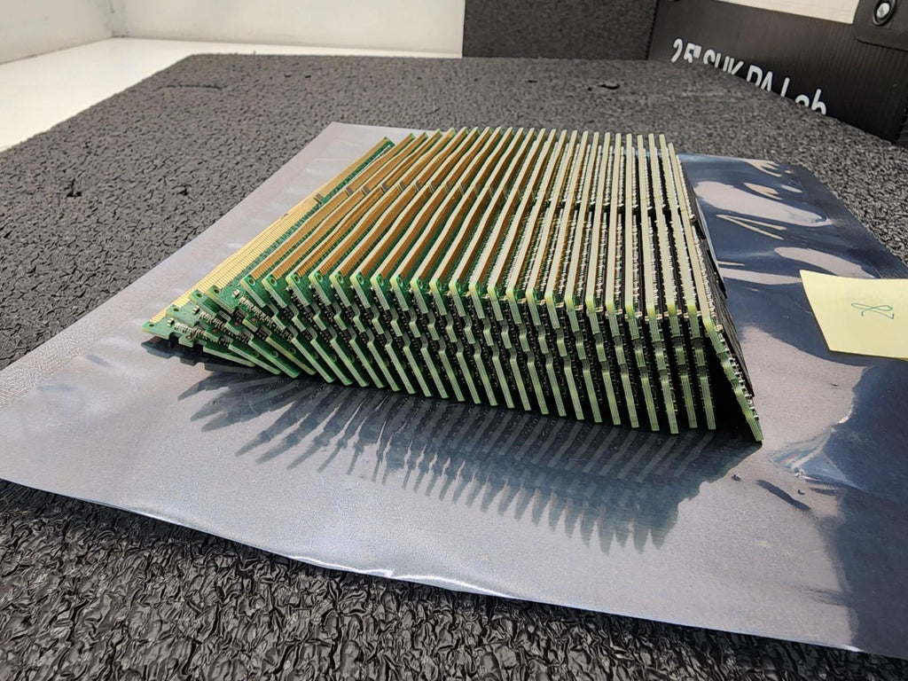 Lot of 28x Samsung 32GB 2Rx4 DDR4-2666 ECC Server Memory Ram M393A4K40CB2-CTD7Y